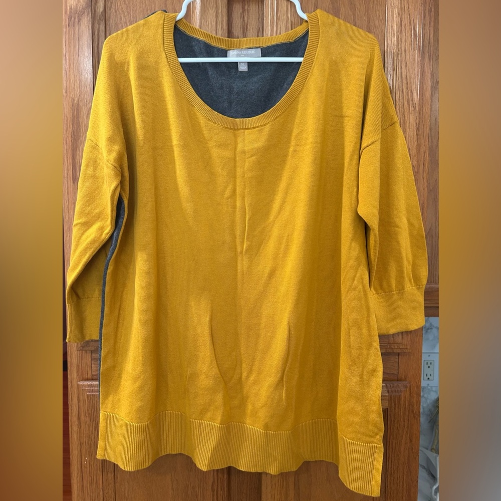 Banana Republic XL mustard and grey 3/4 sleeve sweater